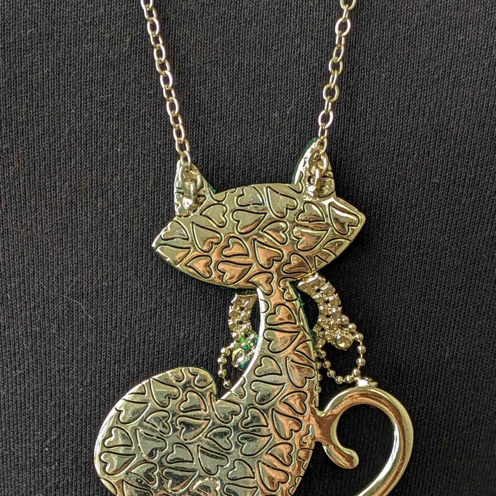 Green Cat Pendant Necklace